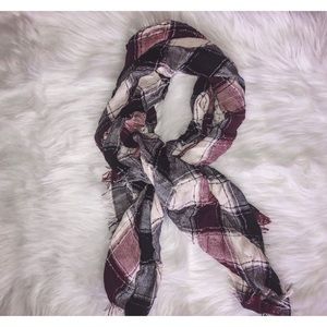Maurices Scarf